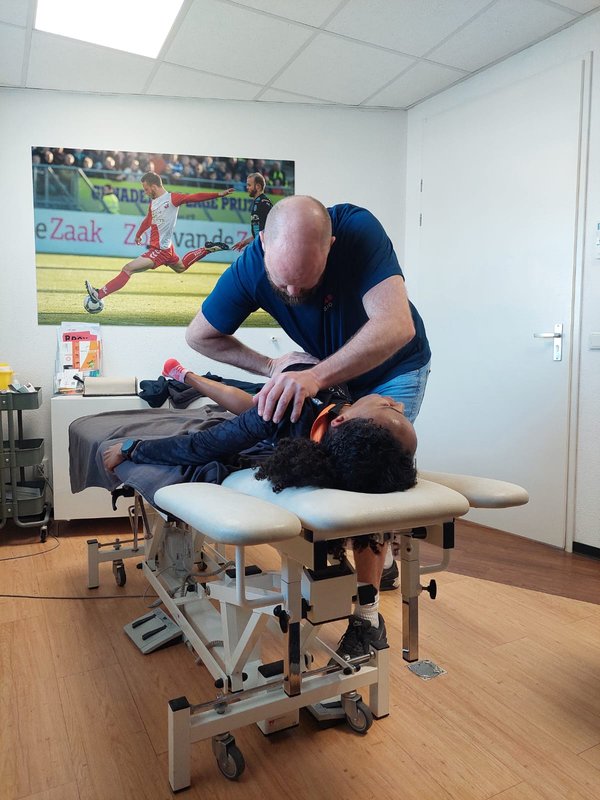 Behandeling atleet Fanos Zwaan bij TRIAS Fysio in Utrecht.d7701478 a6de 417d 9a66 e9142668c2d8
